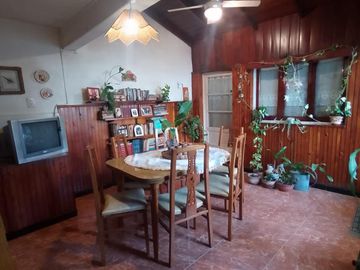 CASA 4 AMB EXCELENTE UBICACION