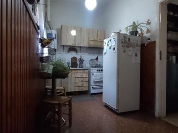 CASA 4 AMB EXCELENTE UBICACION