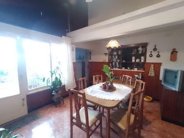 CASA 4 AMB EXCELENTE UBICACION