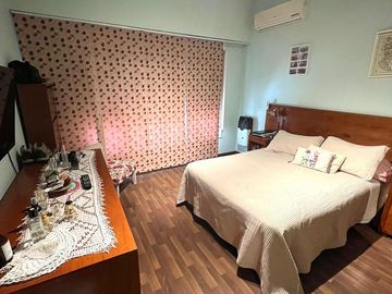 Casa 3 ambientes con jardín en venta, hermosa zona de Ituzaingó Norte