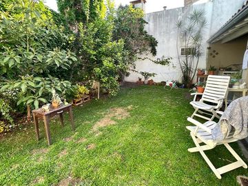 Casa 3 ambientes con jardín en venta, hermosa zona de Ituzaingó Norte