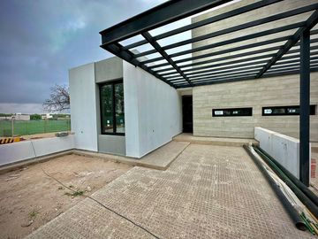 Duplex a Estrenar en Venta de 2 Dormitorios, Distrito Sur