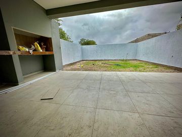 Duplex a Estrenar en Venta de 2 Dormitorios, Distrito Sur