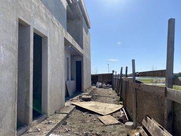 Casa a estrenar Los Barrio Puentes Nordelta