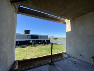 Casa a estrenar Los Barrio Puentes Nordelta