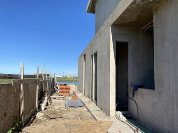 Casa a estrenar Los Barrio Puentes Nordelta