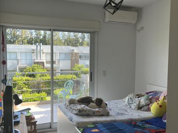 Casa tipo duplex de 4 amb  en venta en El Sendero - Nordelta