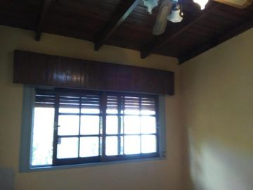 Casa en venta - 4 Dormitorios 3 Baños - Cochera - 300Mts2 - Cañuelas