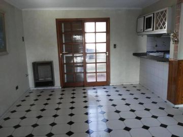 Casa en venta - 4 Dormitorios 3 Baños - Cochera - 300Mts2 - Cañuelas