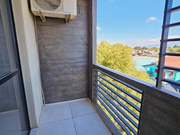 Hermoso monoambiente con balcón en Paso de los Andes al 500, Barrio El Bosque