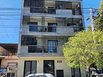 Hermoso monoambiente con balcón en Paso de los Andes al 500, Barrio El Bosque