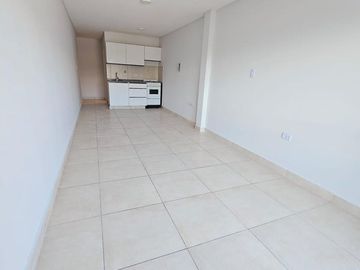 Hermoso monoambiente con balcón en Paso de los Andes al 500, Barrio El Bosque