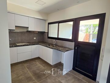Casa en Granja de Funes 3 dormitorios dos baños a estrenar. APTO CREDITO