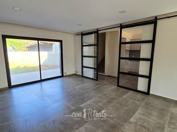 Casa en Granja de Funes 3 dormitorios dos baños a estrenar. APTO CREDITO