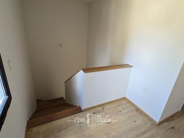 Casa en Granja de Funes 3 dormitorios dos baños a estrenar. APTO CREDITO