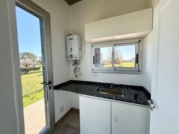 VENTA DE CASA EN SAN SEBASTIAN - AREA 2 GOLF - 4 AMBIENTES