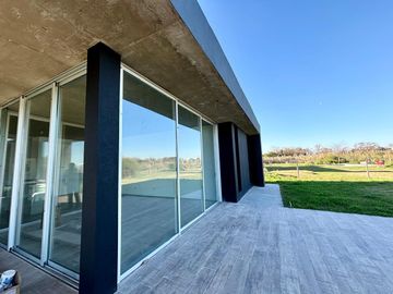VENTA DE CASA EN SAN SEBASTIAN - AREA 2 GOLF - 4 AMBIENTES