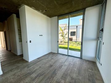 VENTA DE CASA EN SAN SEBASTIAN - AREA 2 GOLF - 4 AMBIENTES