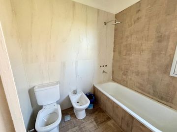 VENTA DE CASA EN SAN SEBASTIAN - AREA 2 GOLF - 4 AMBIENTES