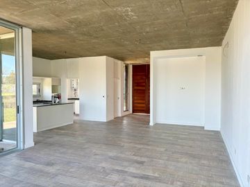 VENTA DE CASA EN SAN SEBASTIAN - AREA 2 GOLF - 4 AMBIENTES