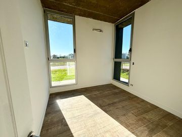 VENTA DE CASA EN SAN SEBASTIAN - AREA 2 GOLF - 4 AMBIENTES