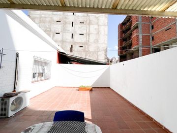 APTO BANCOR! A mtrs. Nva. Cba. - Casa Planta Alta TERRAZA CON ASADOR! 2D mas escritorio 2B.