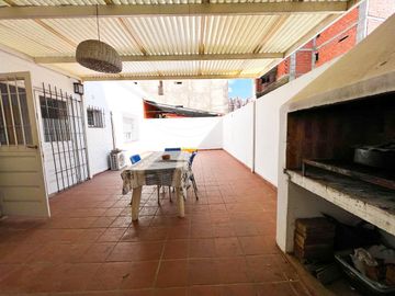 APTO BANCOR! A mtrs. Nva. Cba. - Casa Planta Alta TERRAZA CON ASADOR! 2D mas escritorio 2B.
