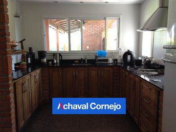 Benavidez | San Isidro Labrador - Casa en venta con 4 dormitorios y altillo