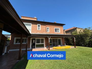 Benavidez | San Isidro Labrador - Casa en venta con 4 dormitorios y altillo