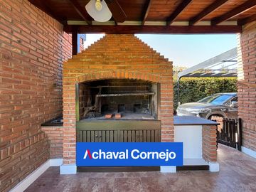 Benavidez | San Isidro Labrador - Casa en venta con 4 dormitorios y altillo