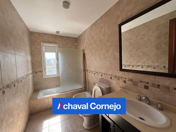 Benavidez | San Isidro Labrador - Casa en venta con 4 dormitorios y altillo