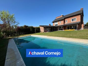 Benavidez | San Isidro Labrador - Casa en venta con 4 dormitorios y altillo