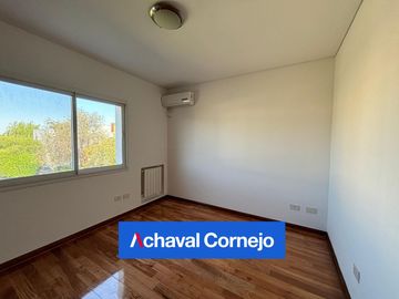 Benavidez | San Isidro Labrador - Casa en venta con 4 dormitorios y altillo