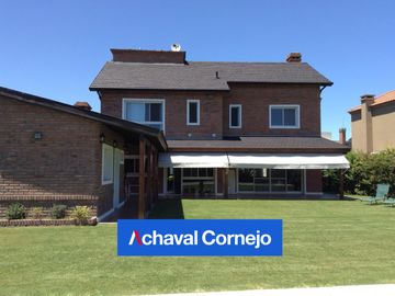 Benavidez | San Isidro Labrador - Casa en venta con 4 dormitorios y altillo