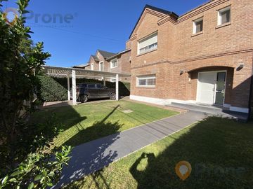 CASA 3 DORMITORIOS CON PILETA EN FISHERTON