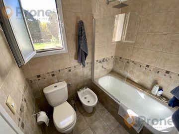CASA 3 DORMITORIOS CON PILETA EN FISHERTON