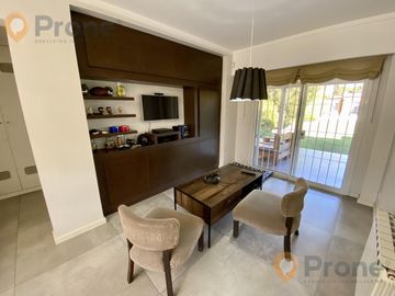 CASA 3 DORMITORIOS CON PILETA EN FISHERTON