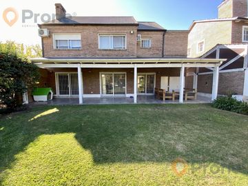 CASA 3 DORMITORIOS CON PILETA EN FISHERTON