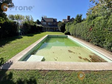 CASA 3 DORMITORIOS CON PILETA EN FISHERTON