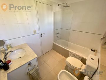 CASA 3 DORMITORIOS CON PILETA EN FISHERTON