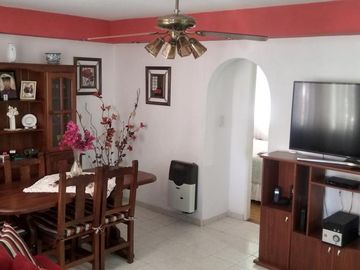 Venta Departamento 4 amb  - 2do piso por escalera - Tigre Centro