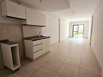 Monoambientes divisibles con patio en VENTA en Paso de los Andes al 500, barrio El Bosque