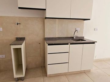 Monoambientes divisibles con patio en VENTA en Paso de los Andes al 500, barrio El Bosque