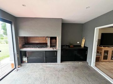 Casa en venta - 3 Dormitorios 3 Baños - 873Mts2 - San Vicente