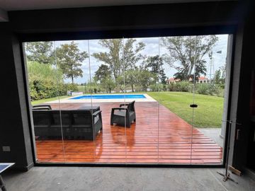 Casa en venta - 3 Dormitorios 3 Baños - 873Mts2 - San Vicente