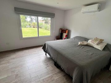 Casa en venta - 3 Dormitorios 3 Baños - 873Mts2 - San Vicente