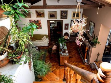 VENTA CASA 6 AMBIENTES CON PILETA PERMUTA