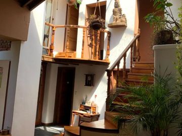 VENTA CASA 6 AMBIENTES CON PILETA PERMUTA