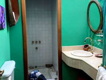 VENTA CASA 6 AMBIENTES CON PILETA PERMUTA