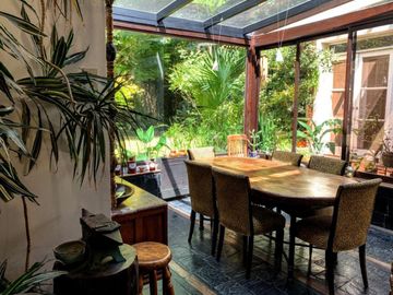 VENTA CASA 6 AMBIENTES CON PILETA PERMUTA